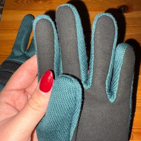 Eddie Bauer Green and Black Outdoor Gloves - Picture 3 of 7
